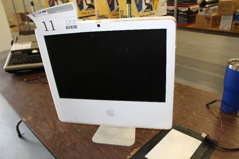 lot 11 image: Apple iMac 17in. Desktop Computer