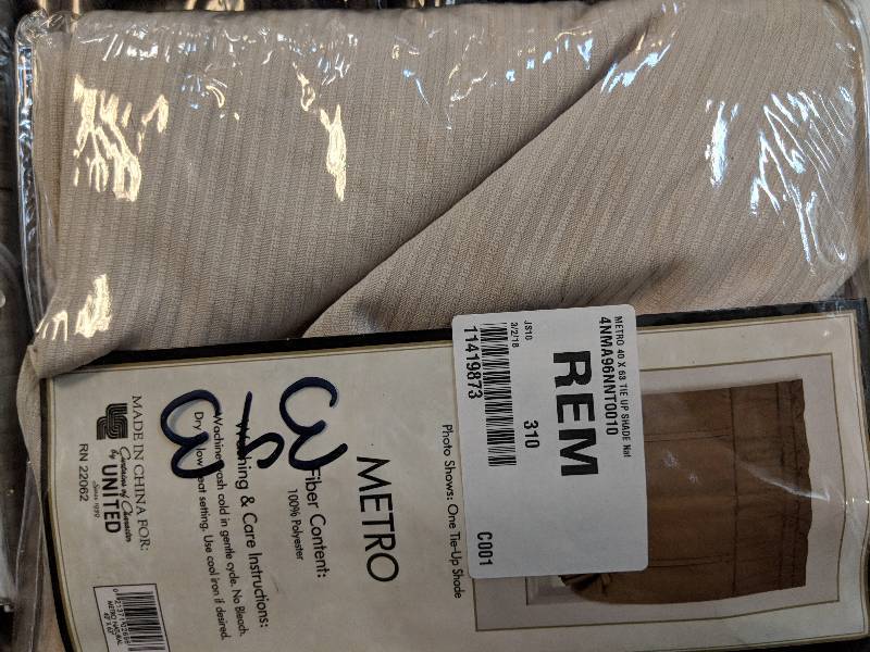 lot 393 image: United Metro 40 x 63 Tie-Up Shade - Natural