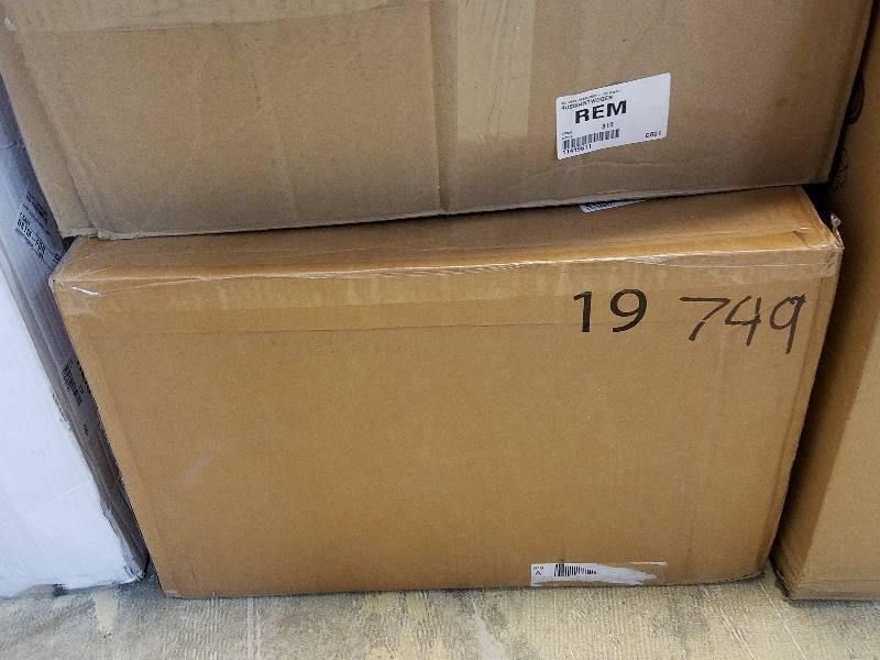 lot 749 image: Intex Fiber-Tech Comfort Plush Raised 22 Airbed - Queen