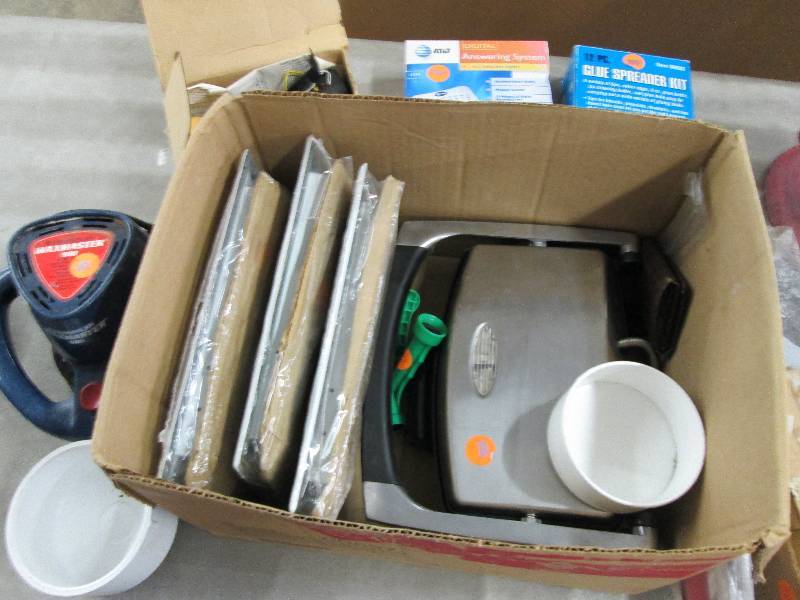 lot 152 image: Mixed Lot Waxmaster 900, 3 Sidewal...