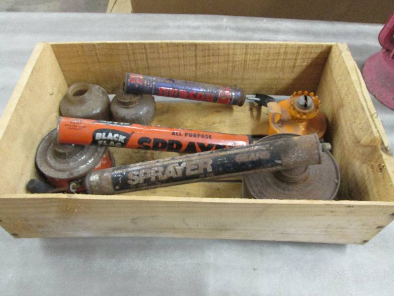 lot 158 image: 3 Vintage Sprayer in Fruit Crate...