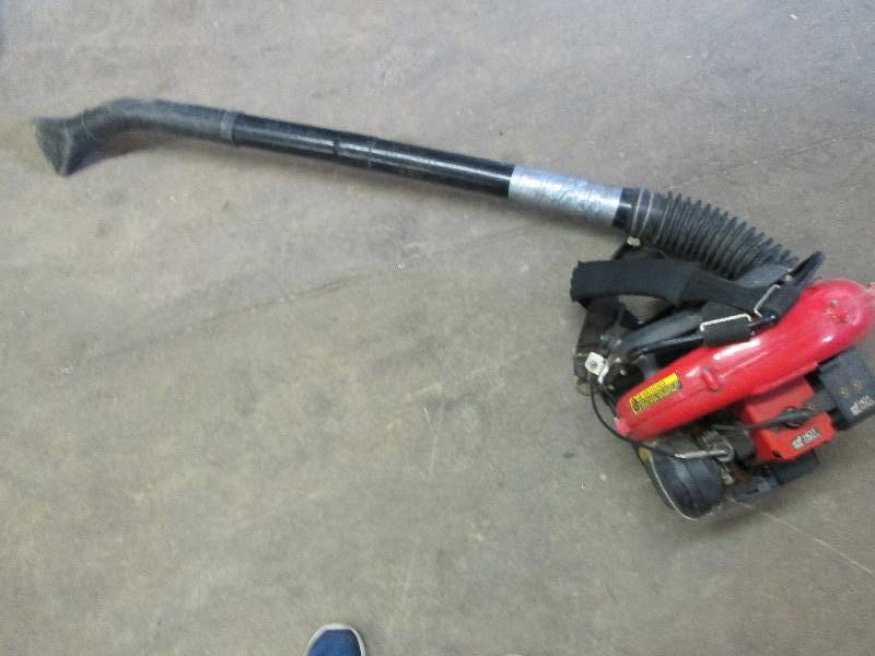 lot 162 image: Toro Gas Backpack Blower...