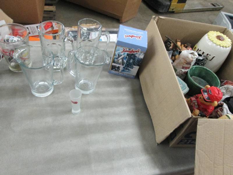 lot 189 image: Lot of Beer Mugs & Advertising Piec...