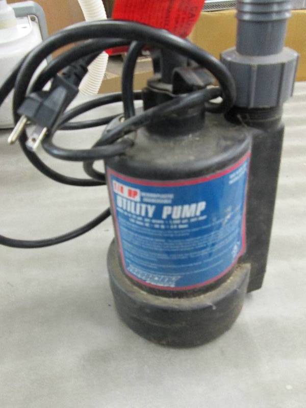 lot 197 image: 14 Hp Utility Pump...