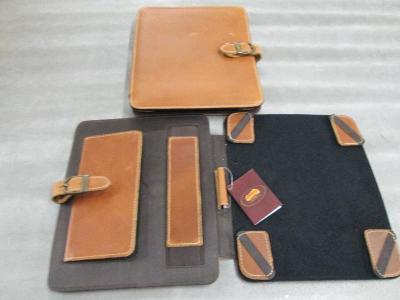 lot 230 image: Lot of 2 Canyon Bear Canyon Tablet ...