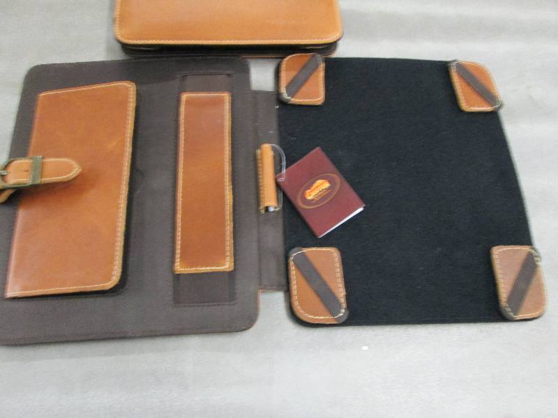 lot 231 image: Lot of 2 Canyon Bear Canyon Tablet ...