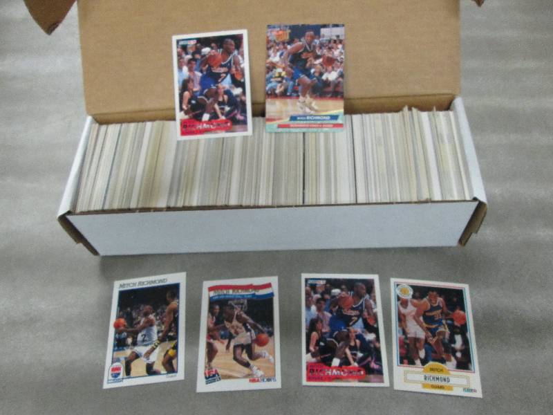 lot 123 image: 700 Mitch Richmond Cards...