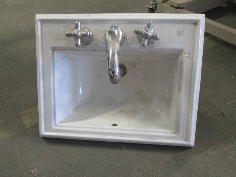 lot 29 image: Kohler Sink with Fixtures 22.5 x 18...