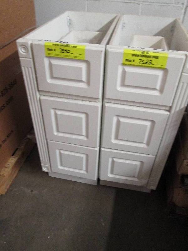 lot 33 image: Lot of 2 White Bath Drawer Units...