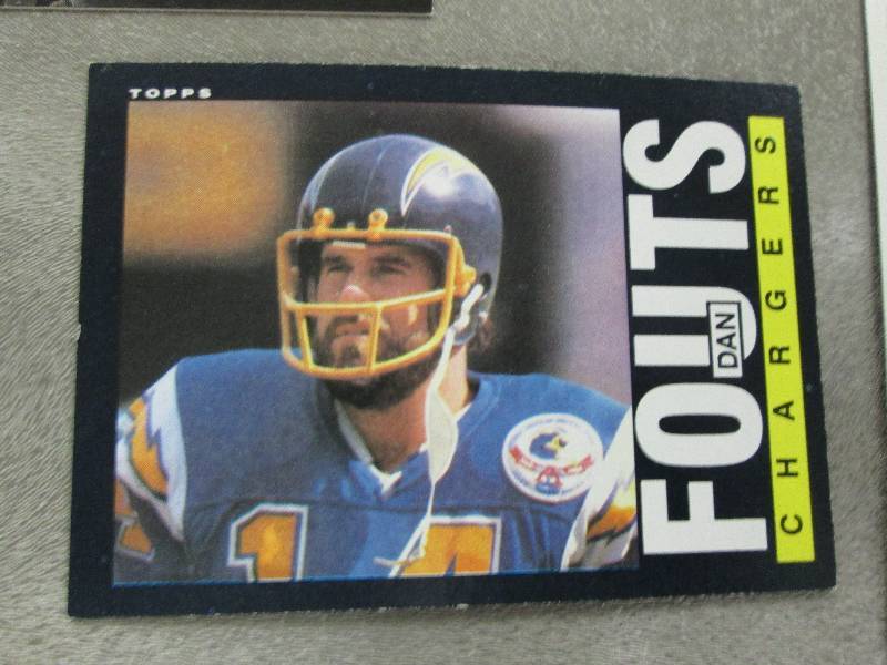 lot 70 image: 100 Dan Fouts Cards...