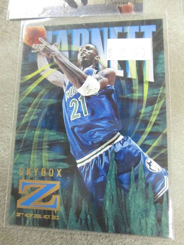 lot 75 image: 25 Kevin Garnett Cards...