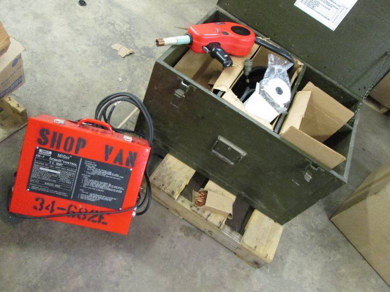 lot 46 image: MIGet Aircomatic Welder with Trunk ...