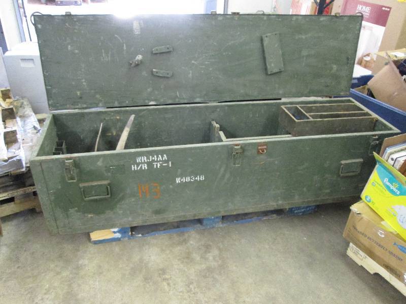 lot 262 image: Large Military Locker with 2 Large ...