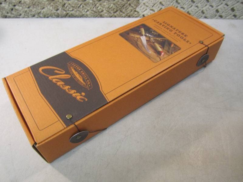 lot 18 image: Teton Grill Co. Classic Signature C...