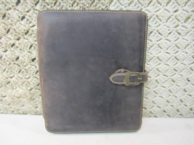 lot 41 image: Canyon Outback Leather Bear Canyon ...
