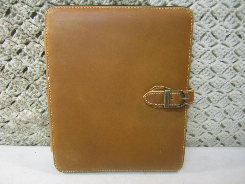 lot 43 image: Canyon Outback Leather Bear Canyon ...