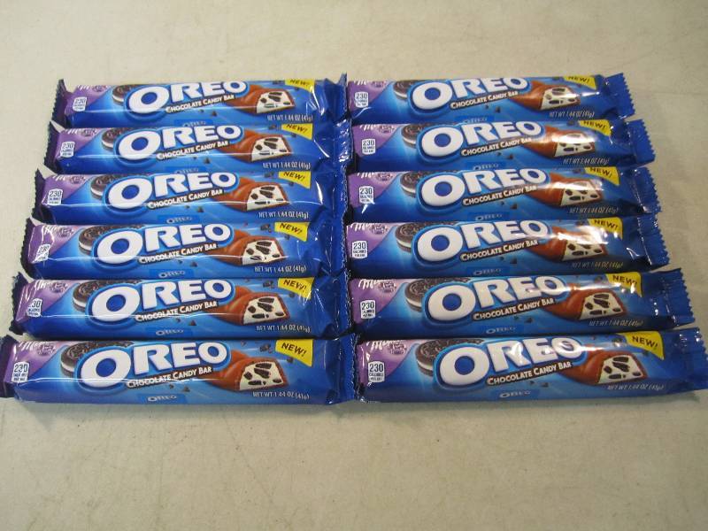 lot 65 image: 12 Oreo Chocolate Candy Bars Best b...