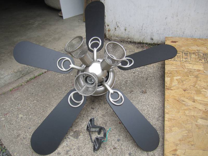 lot 92 image: 36 Ceiling Fan with Lights  RED...