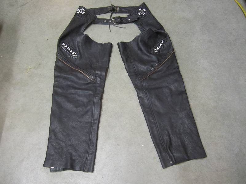 lot 98 image: Pair of Unik Premium Leather Chaps ...