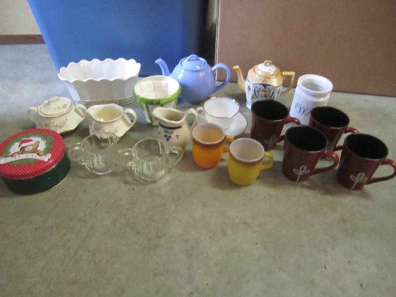 lot 107 image: Lot of Misc Tea Pots, Cups Etc See ...