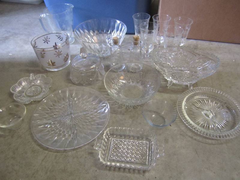 lot 115 image: Lot of Vintage Glass  CS...