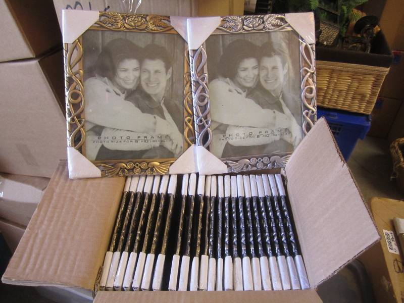 lot 124 image: Case of 24 Picture Frames 8 x 10 ...