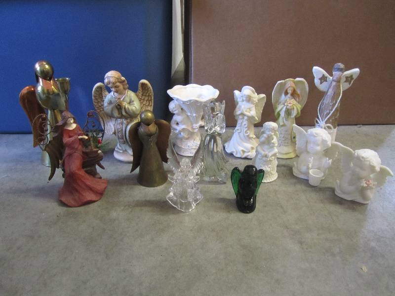 lot 126 image: Lot of Misc Angel Figures  A-1...