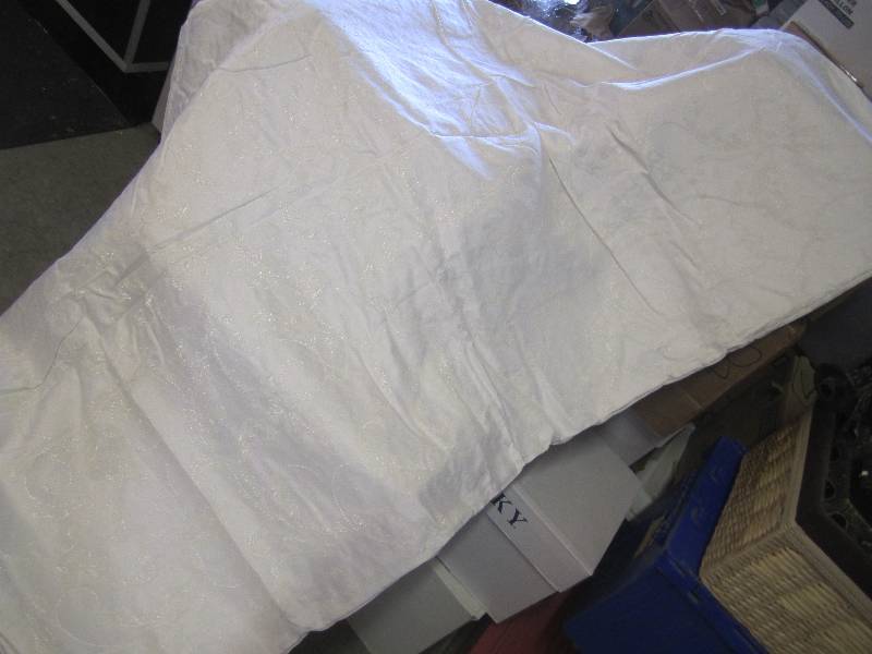lot 128 image: Lot of 5 Blankets 42 x 68  A-3...