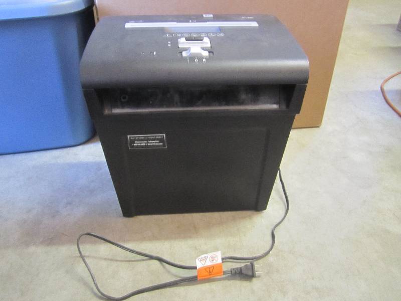 lot 140 image: Fellowes P-8C Paper Shredder Tested...