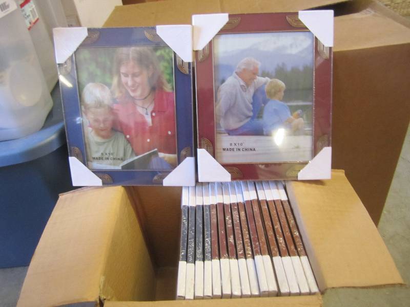 lot 146 image: Case with 17 Picture Frames 8 x 10...