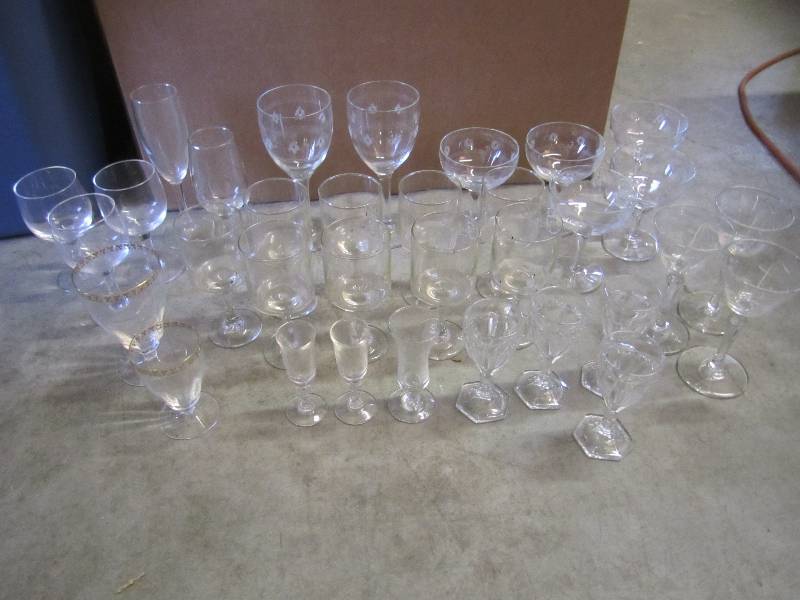 lot 147 image: Lot of Vintage Glass Stemware  RM4...