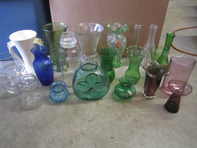 lot 151 image: Lot of Misc Vases  F-2...