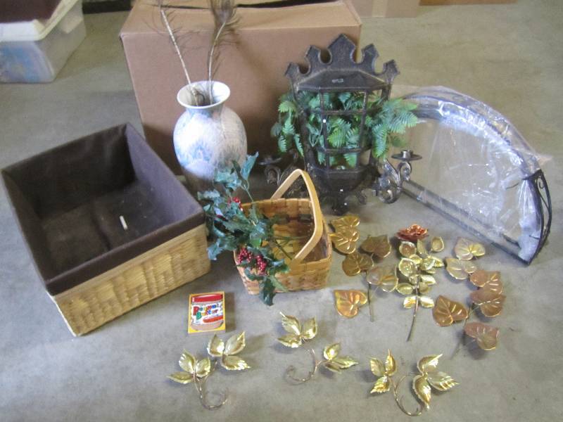 lot 176 image: Lot of Misc Decor See Photos  HR...