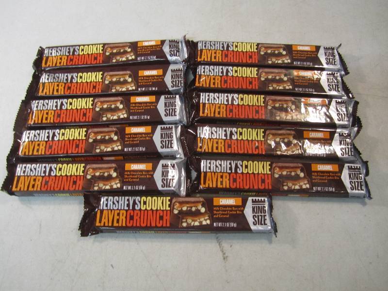 lot 198 image: 11 King Size Hersheys Caramel Cooki...