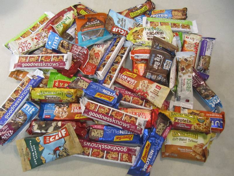 lot 204 image: Lot of Misc GranolaEnergy Bar Snac...