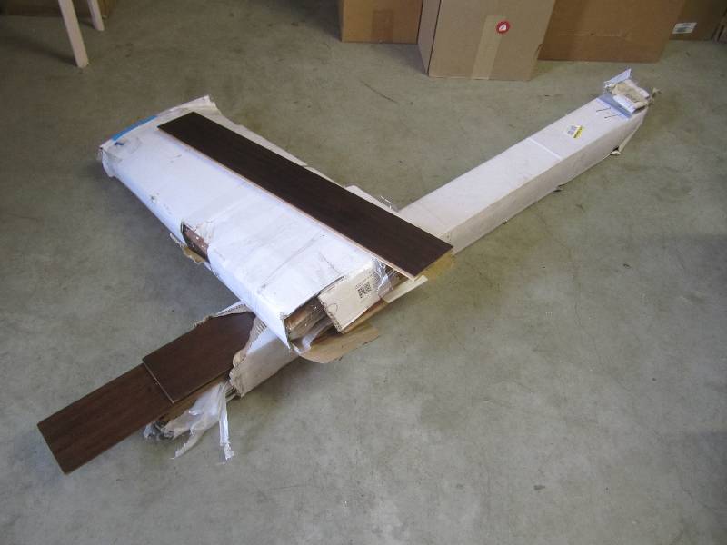 lot 241 image: Mixed Lot of Bamboo Flooring 1 box ...
