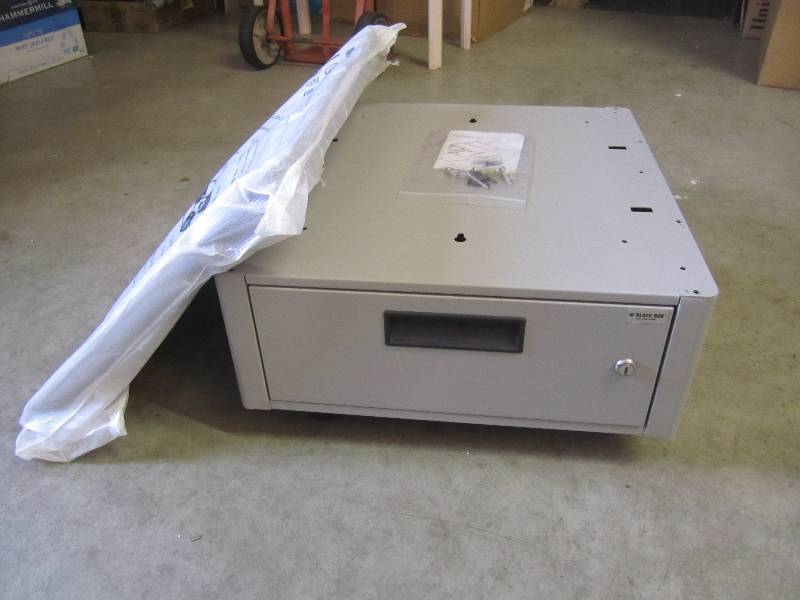 lot 260 image: Black Box Laptop Depot LTD8B Noeboo...