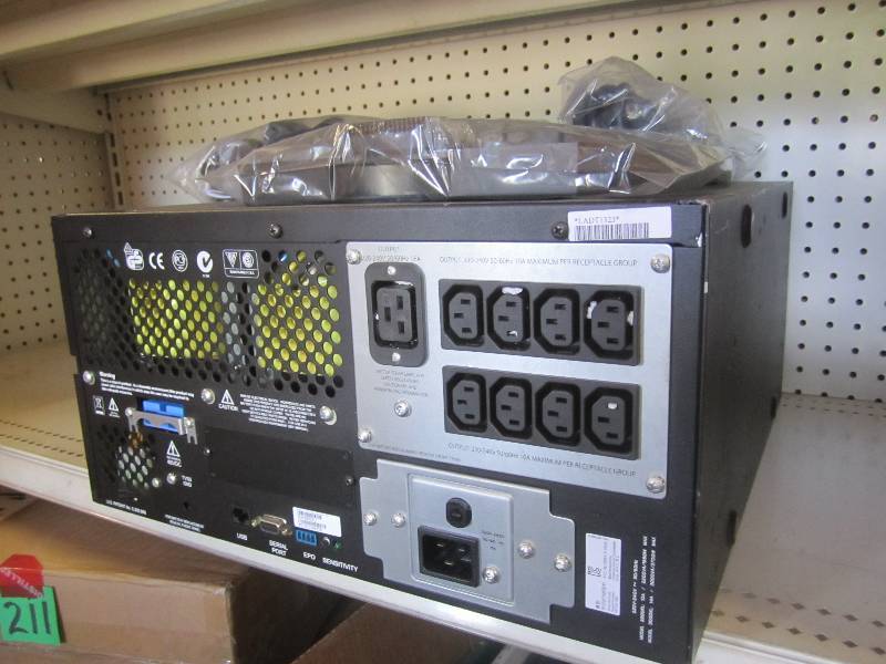 lot 265 image: APC Smart-UPS XL TowerRack-Mount U...