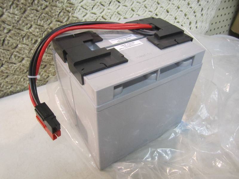 lot 266 image: APC Smart-UPS XL Assembled Battery ...