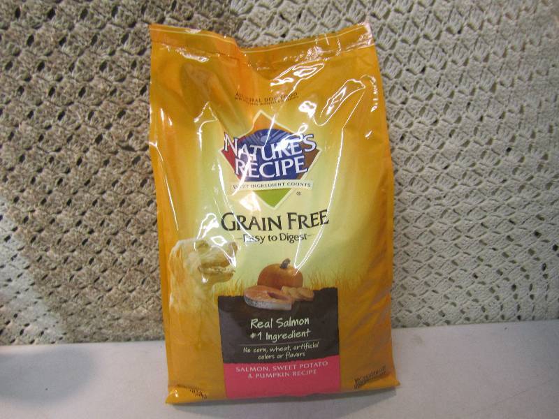 lot 279 image: 12 Pound Bag Natures Recipe Dog Foo...