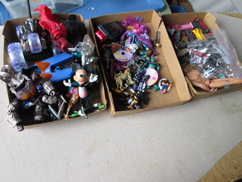 Small toys and cars...