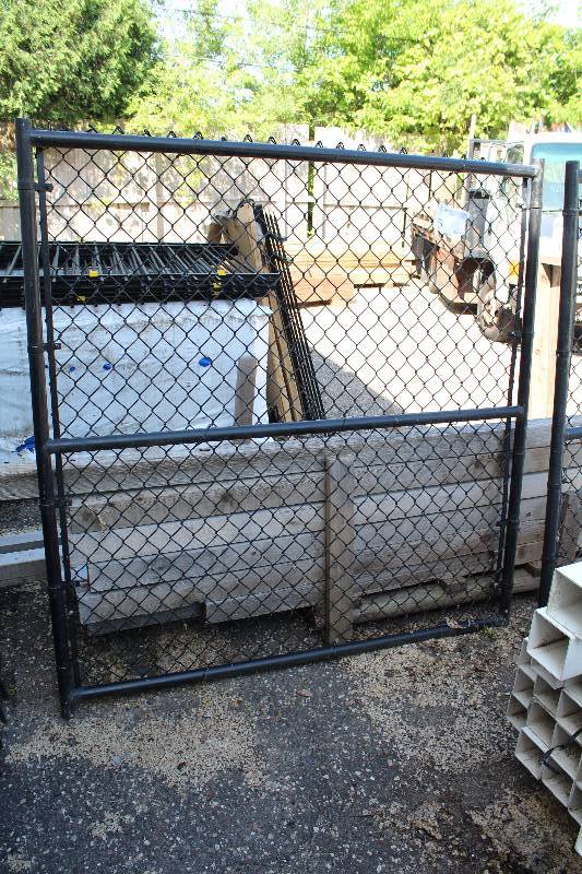 lot 5 image: Welded black vinyl chain link gate