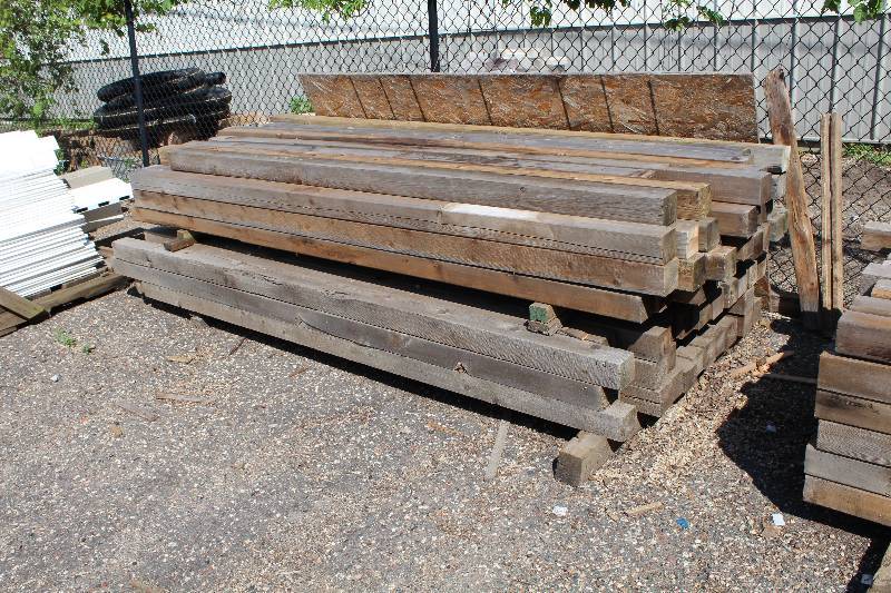 lot 7 image: Lot of (Approximately 55) 4x4 Red Cedar Lumber