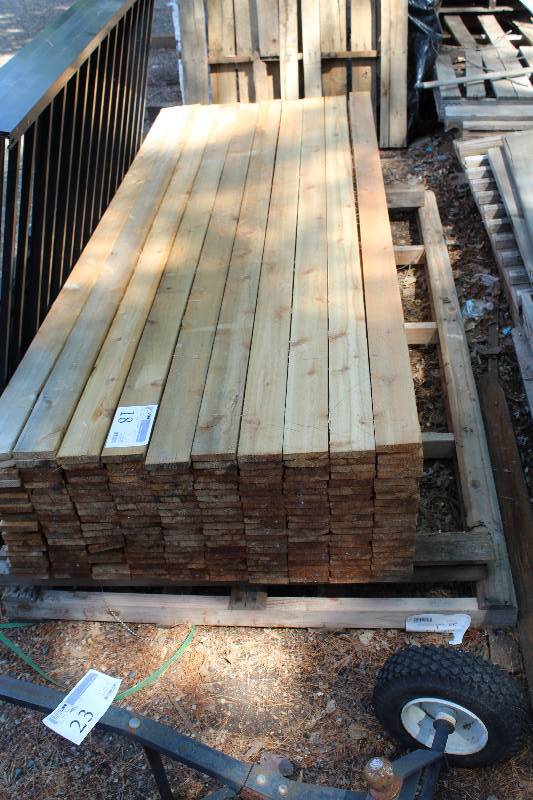 lot 18 image: Lot of (200) red cedar 1x4x8 s3s (actual-58x3 x8)