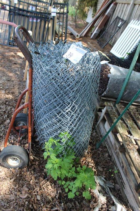 lot 39 image: Roll of 4 high galvanized chain link fencing (about 50)