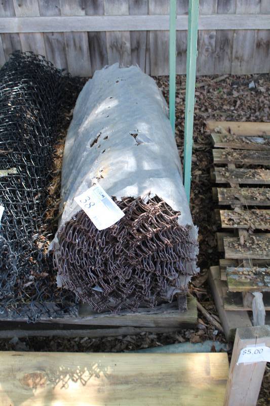 lot 38 image: 50 roll of 4 high brown chain link fencing