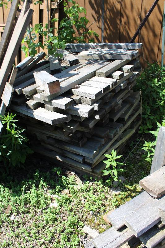 lot 52 image: Lot of misc. red cedar 2x4