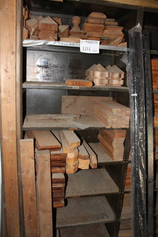 lot 104 image: Wood Fence Tops, Wood Boards