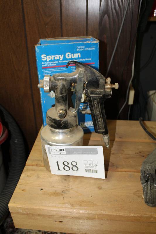 lot 188 image: Pneumatic Heavy Duty Paint Spray Gun