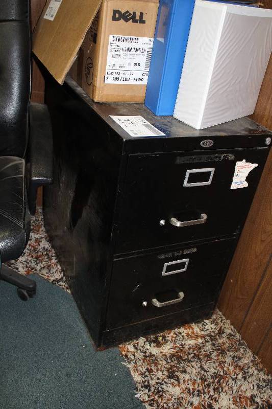 lot 271 image: 2-Drawer Metal File Cabinet